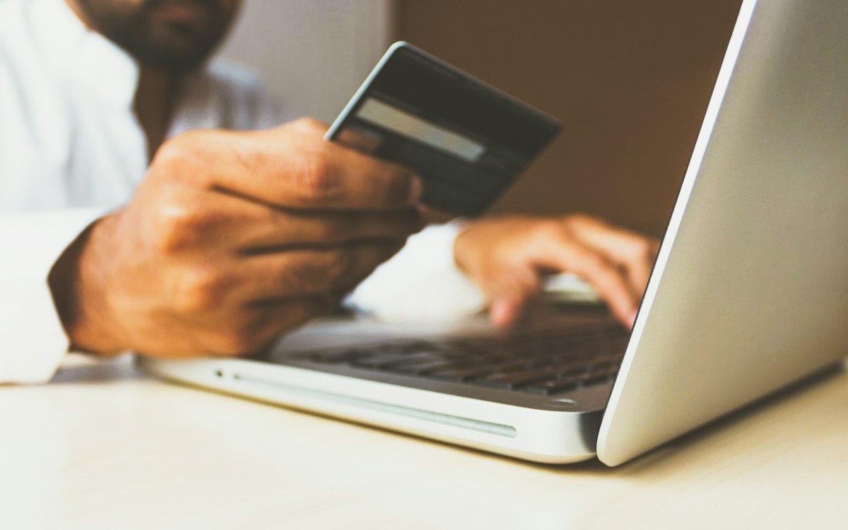 Juros de cartão e cheque especial